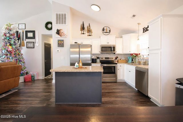 502 Daisy May Place, Jacksonville, NC 28540