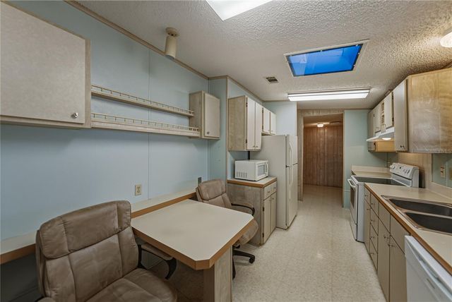 14921 RIALTO AVENUE, Brooksville, FL 34613