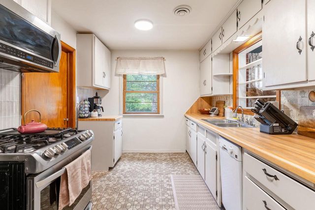 434 BEAUPRE STREET, Green Bay, WI 54301