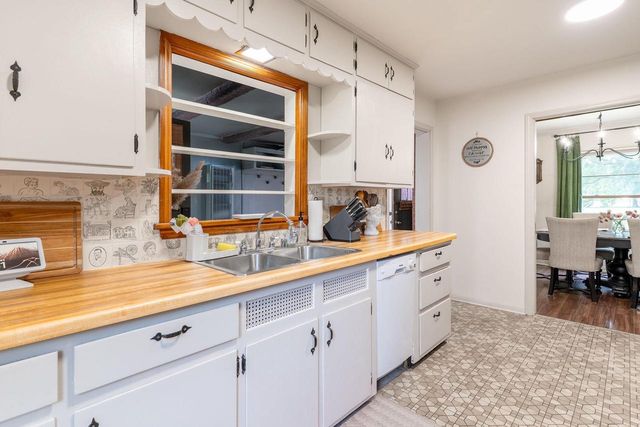 434 BEAUPRE STREET, Green Bay, WI 54301