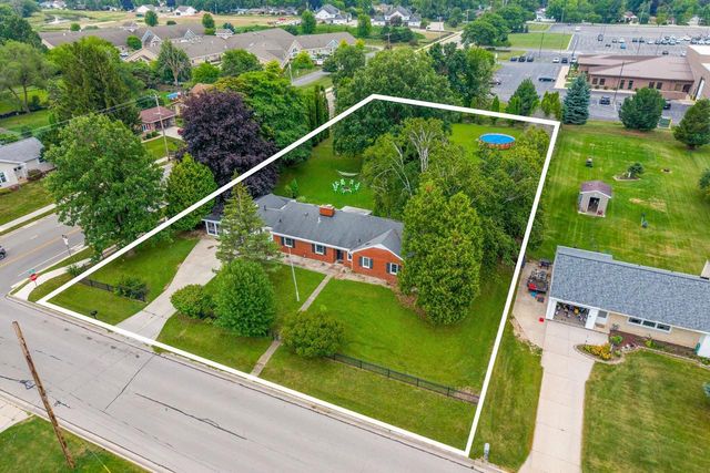 434 BEAUPRE STREET, Green Bay, WI 54301