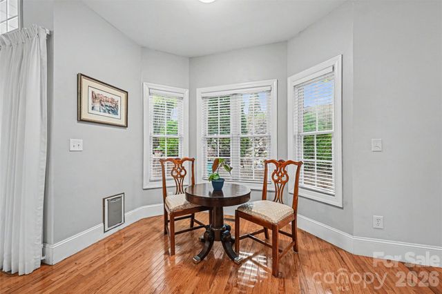 7940 Oakmont Court, Hickory, NC 28602