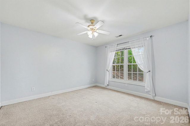 7940 Oakmont Court, Hickory, NC 28602