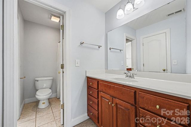 7940 Oakmont Court, Hickory, NC 28602