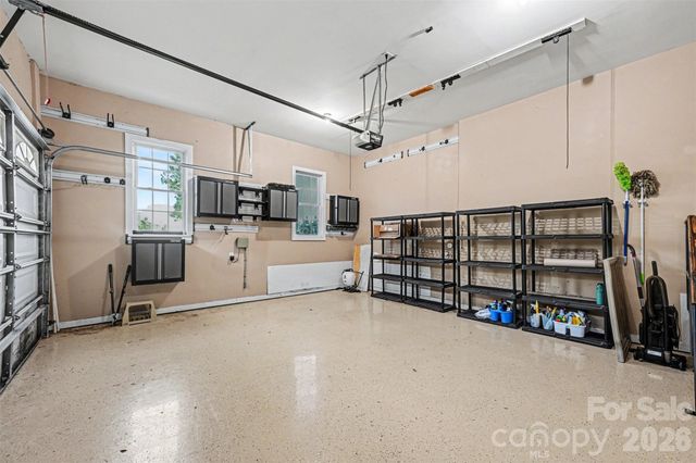 7940 Oakmont Court, Hickory, NC 28602