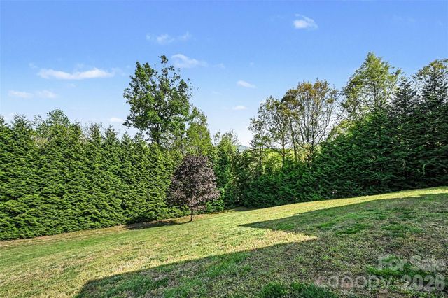 7940 Oakmont Court, Hickory, NC 28602