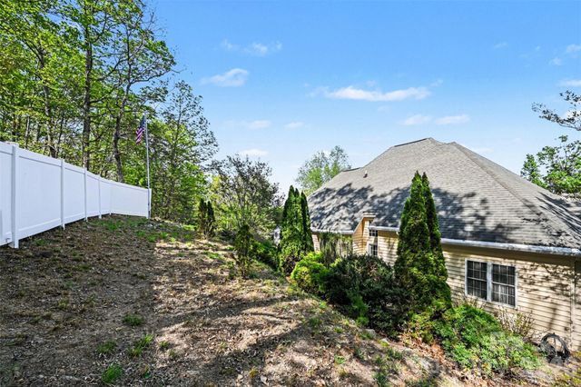 7940 Oakmont Court, Hickory, NC 28602