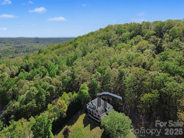 7940 Oakmont Court, Hickory, NC 28602