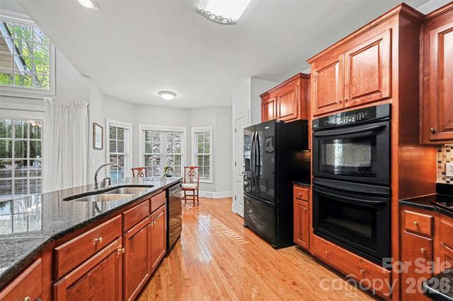 7940 Oakmont Court, Hickory, NC 28602