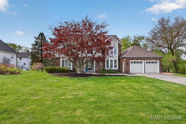 3415 N Applecrest Court, Ada, MI 49301