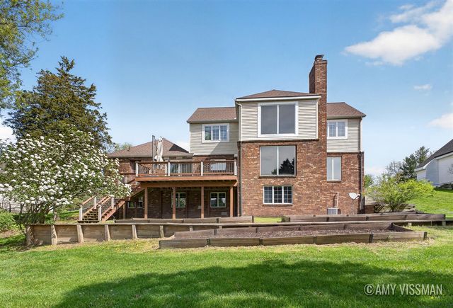 3415 N Applecrest Court, Ada, MI 49301