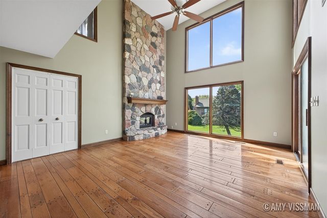 3415 N Applecrest Court, Ada, MI 49301
