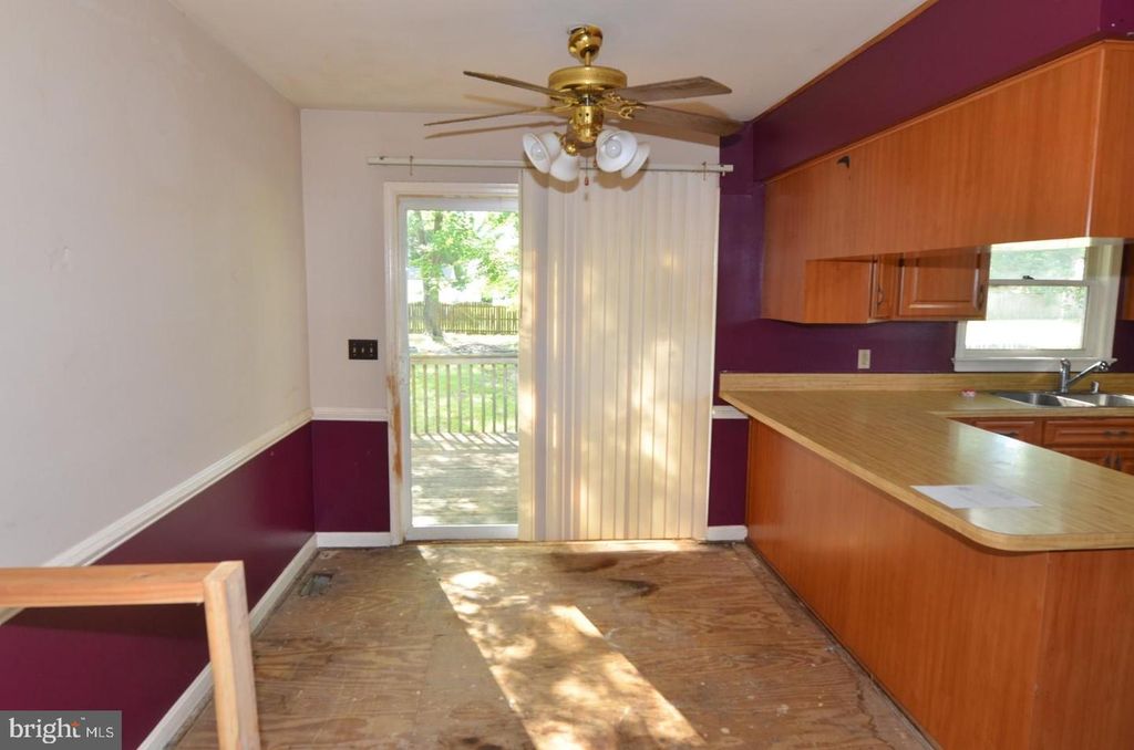 240 CEDAR AVE, Colonial Beach, VA 22443