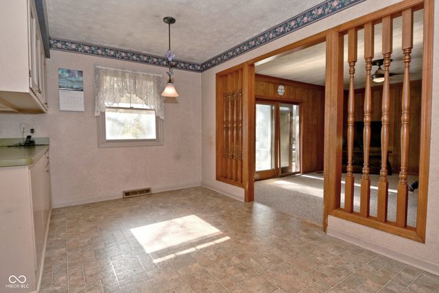 3919 Shadow Hill Lane, Greenwood, IN 46142