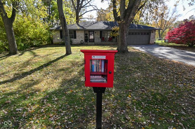 3919 Shadow Hill Lane, Greenwood, IN 46142