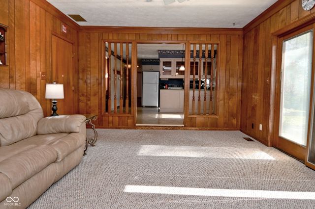 3919 Shadow Hill Lane, Greenwood, IN 46142