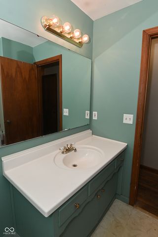 3919 Shadow Hill Lane, Greenwood, IN 46142