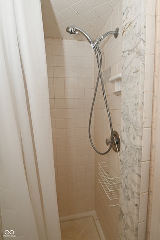 3919 Shadow Hill Lane, Greenwood, IN 46142