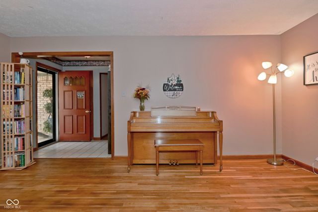 3919 Shadow Hill Lane, Greenwood, IN 46142