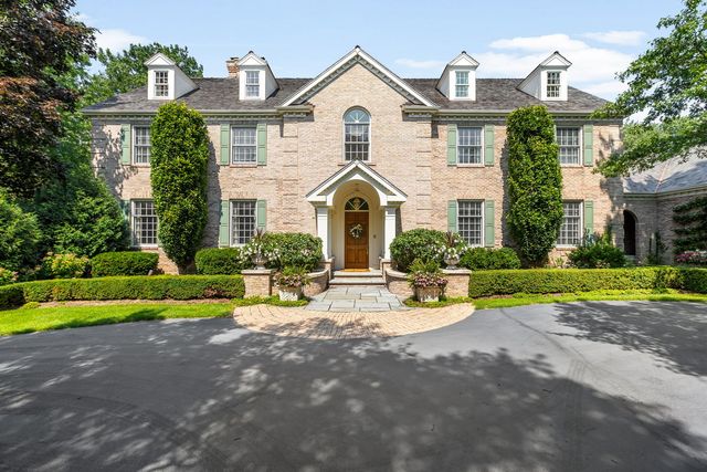 340 E Westleigh Road, Lake Forest, IL 60045