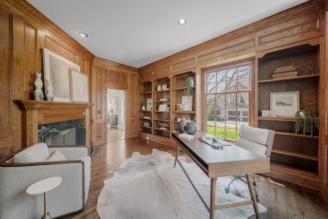 340 E Westleigh Road, Lake Forest, IL 60045