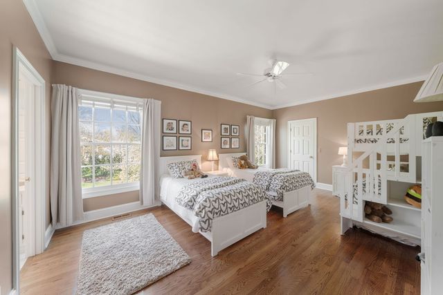 340 E Westleigh Road, Lake Forest, IL 60045