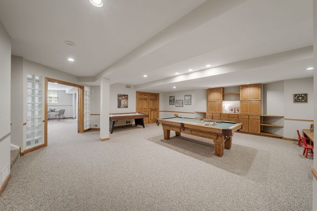 340 E Westleigh Road, Lake Forest, IL 60045