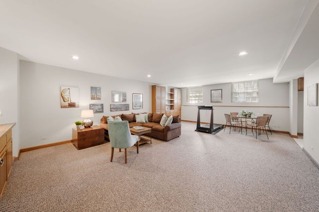 340 E Westleigh Road, Lake Forest, IL 60045