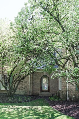 340 E Westleigh Road, Lake Forest, IL 60045