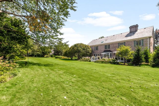 340 E Westleigh Road, Lake Forest, IL 60045