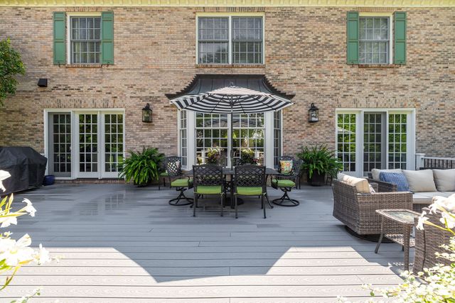 340 E Westleigh Road, Lake Forest, IL 60045
