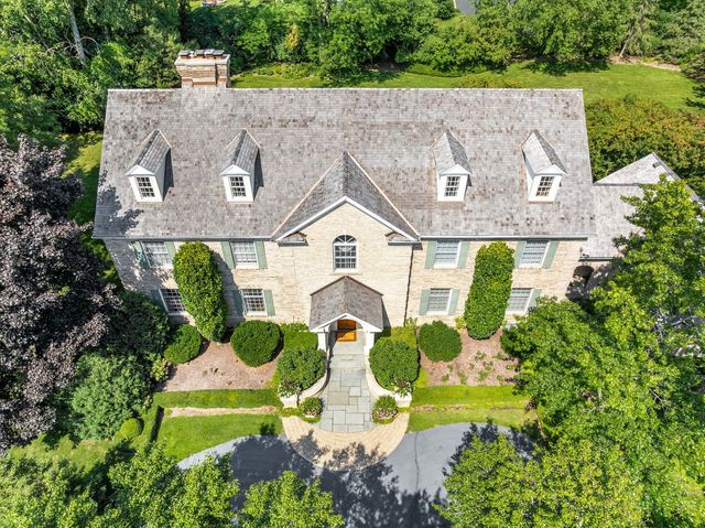 340 E Westleigh Road, Lake Forest, IL 60045