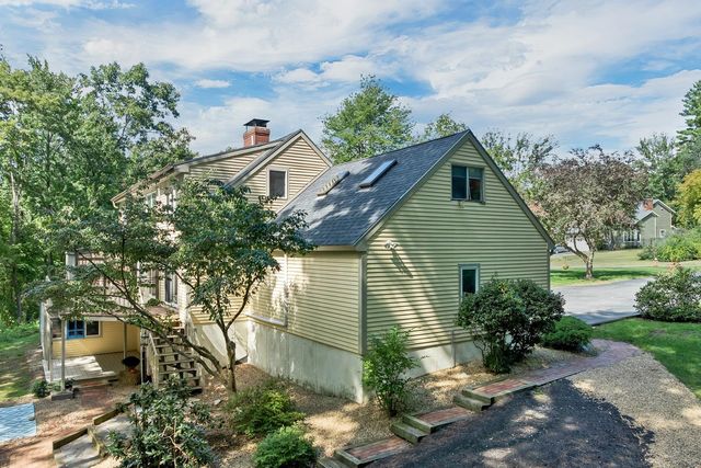 7 Virginia Court, Hooksett, NH 03106