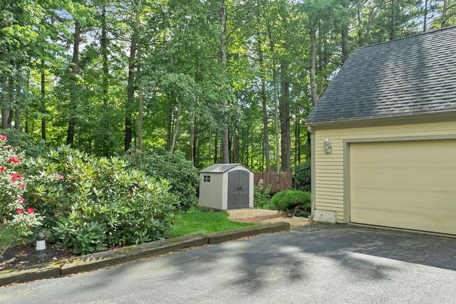 7 Virginia Court, Hooksett, NH 03106