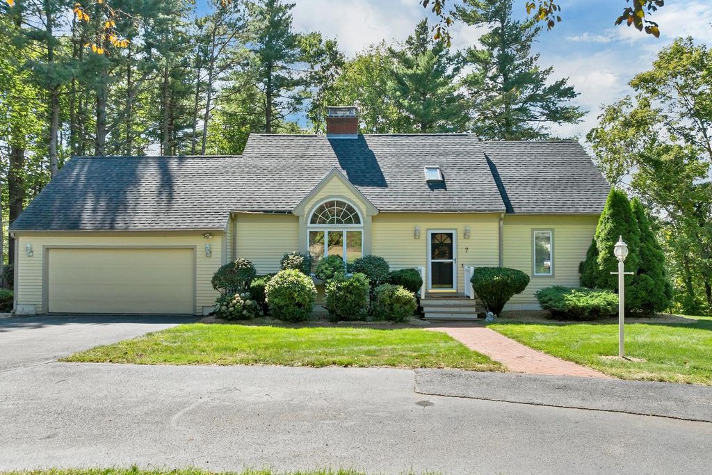 7 Virginia Court, Hooksett, NH 03106