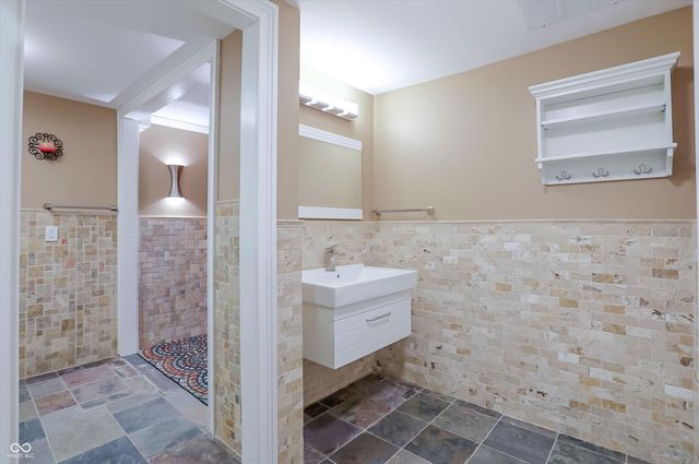 10821 Club Point Drive, Fishers, IN 46037