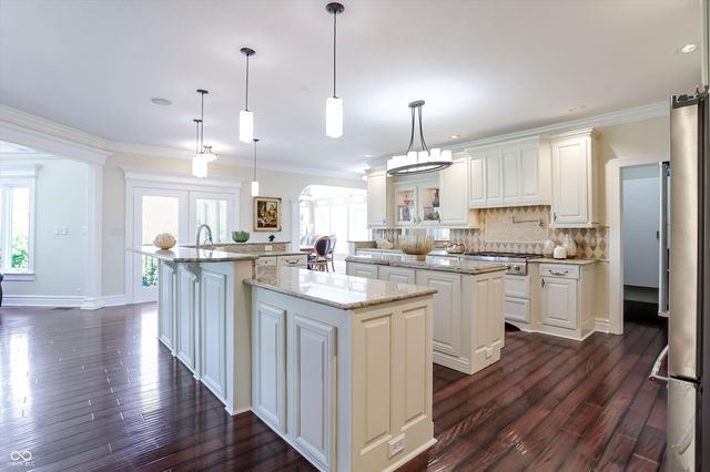 10821 Club Point Drive, Fishers, IN 46037