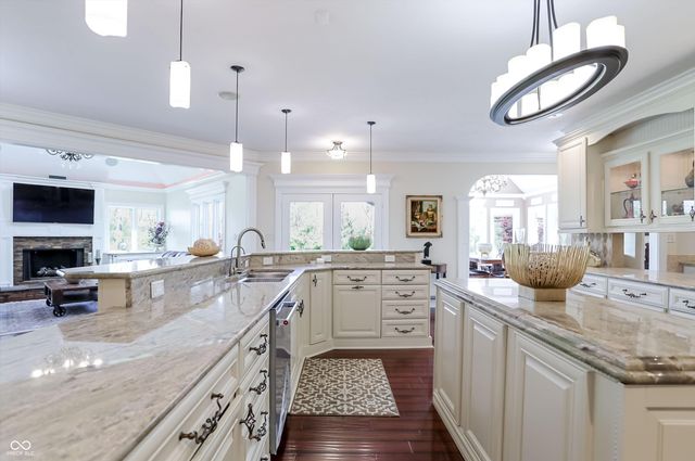 10821 Club Point Drive, Fishers, IN 46037