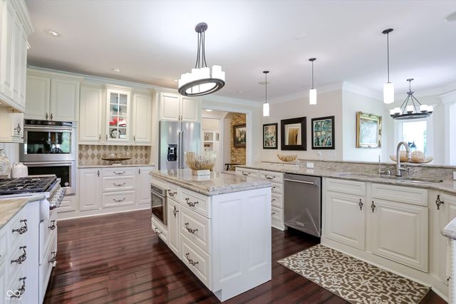 10821 Club Point Drive, Fishers, IN 46037