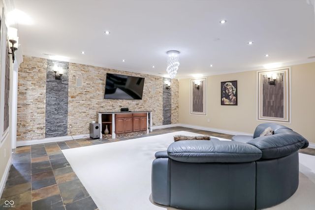 10821 Club Point Drive, Fishers, IN 46037