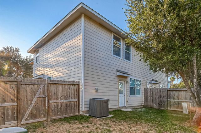 458 Ashford Cove, Dickinson, TX 77539