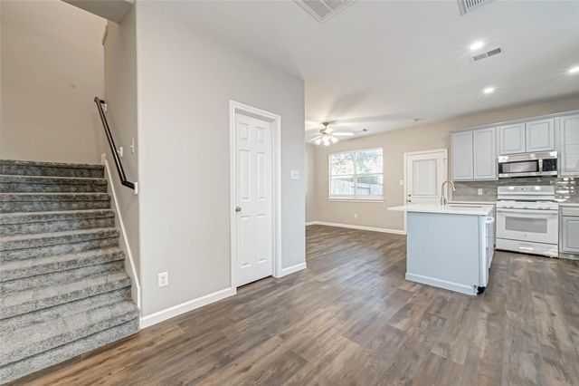 458 Ashford Cove, Dickinson, TX 77539