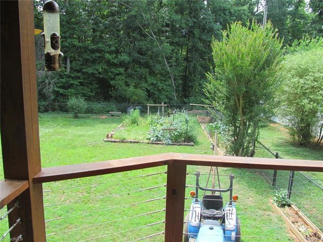 170 Queens Court, Clemmons, NC 27012