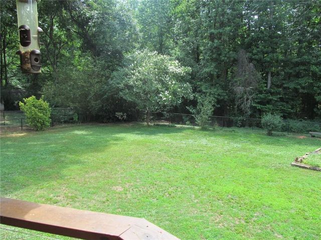 170 Queens Court, Clemmons, NC 27012