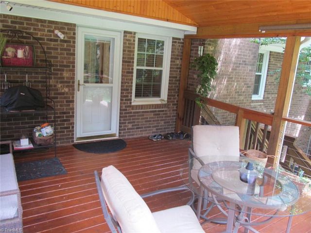 170 Queens Court, Clemmons, NC 27012