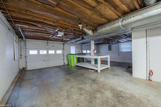 170 Queens Court, Clemmons, NC 27012