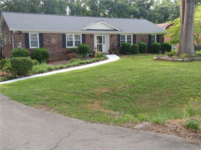 170 Queens Court, Clemmons, NC 27012