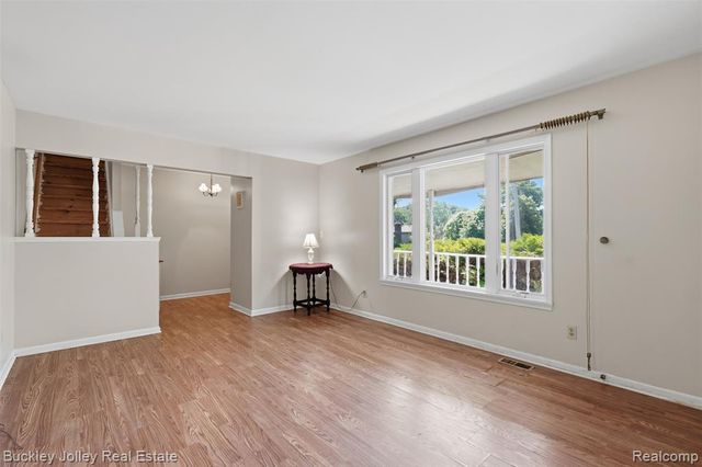 10507 Lafollette Drive, Brighton, MI 48114