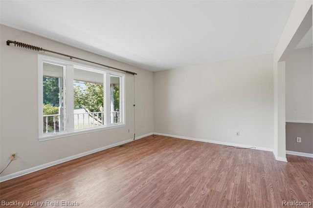 10507 Lafollette Drive, Brighton, MI 48114