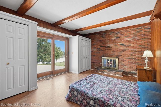 10507 Lafollette Drive, Brighton, MI 48114
